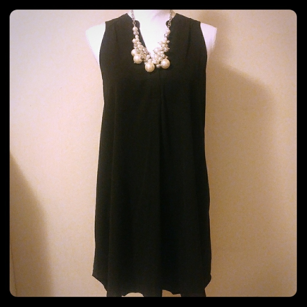 LUSH Black shirt! H13